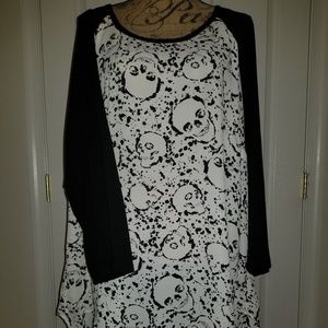 Torrid Skull design raglan top